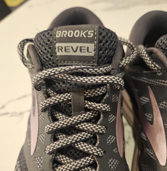 BROOKS REVEL WOMEN RUNNING - Picture 2 of 6